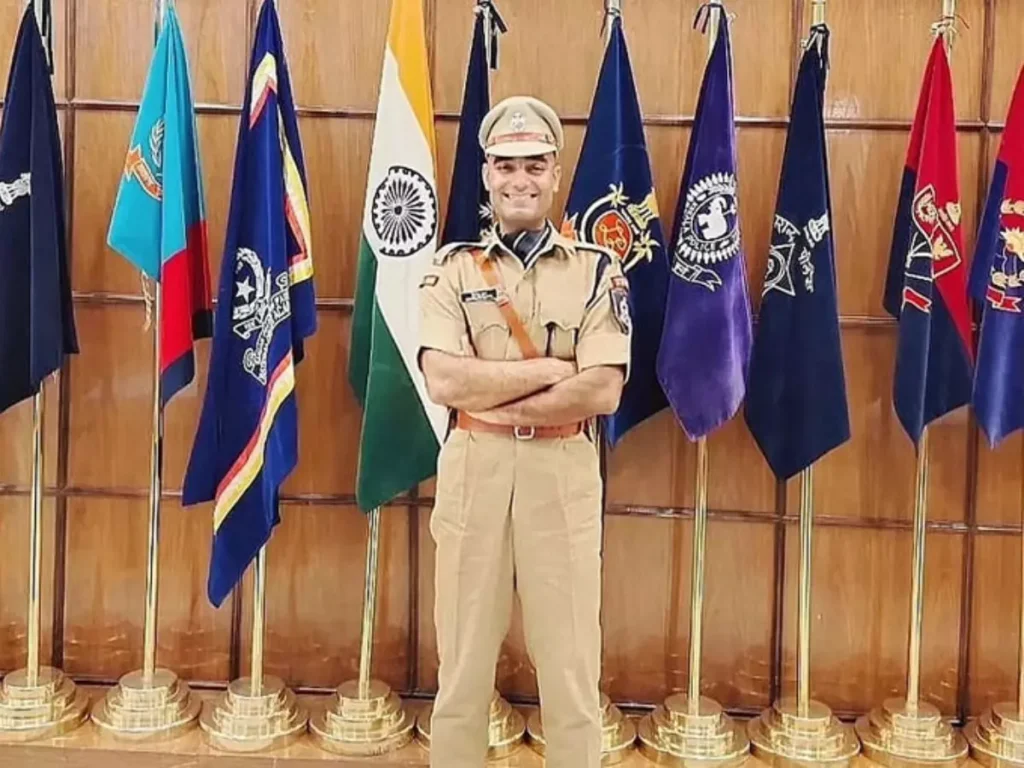 एक चाय बेचने वाले का बेटा बना IAS – जानिए हिमांशु गुप्ता