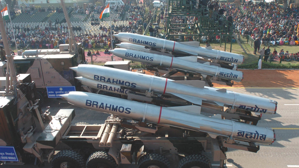 BrahMos क्रूज़ मिसाइल लांचर, परेड में प्रदर्शित