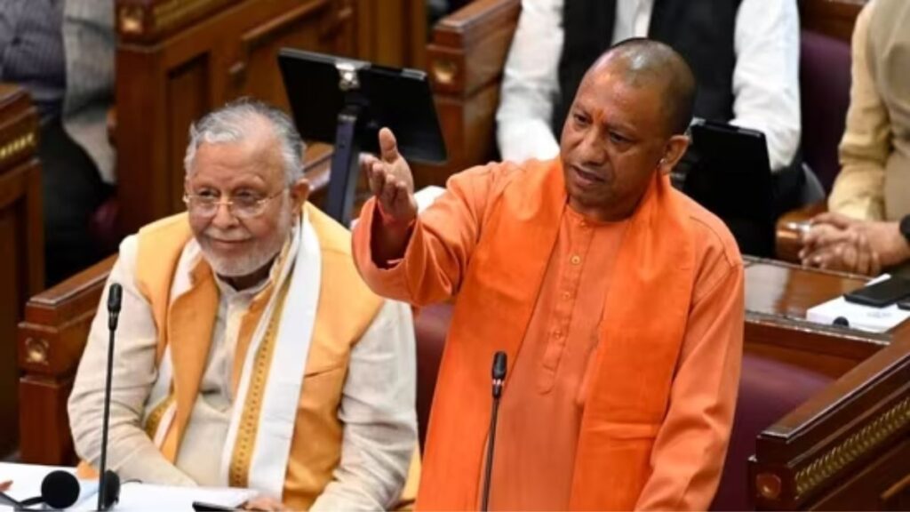 सीएम योगी का PDA पर हमला – ‘कुएं के मेंढक’ वाले बयान से सपा पर तंज