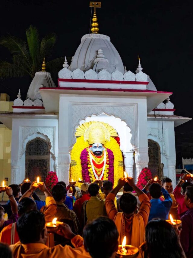 खाटू श्याम जी मंदिर में श्रद्धालुओं की भीड़